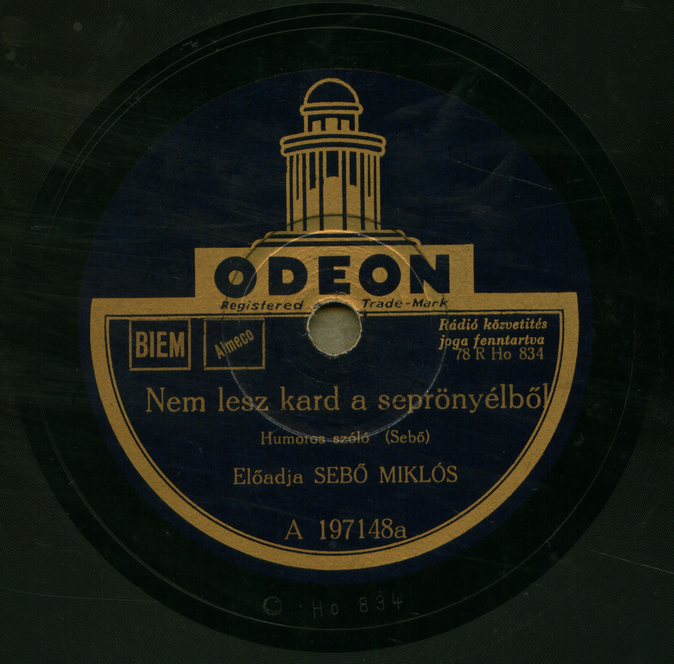 Előadja Sebő Miklós